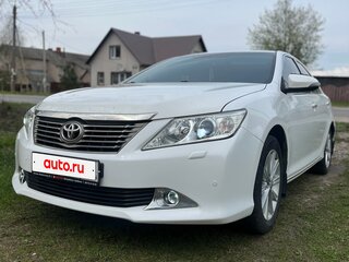 2013 Toyota Camry VII (XV50), белый, 1550000 рублей, вид 3