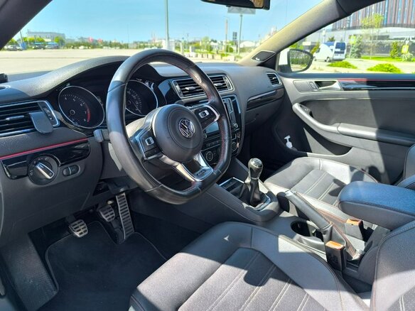 2017 Volkswagen Jetta GLI VI Рестайлинг, белый, 1750000 рублей - вид 11