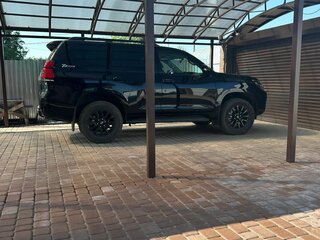 2022 Toyota Land Cruiser Prado 150 Series Рестайлинг 3, чёрный, 7580000 рублей, вид 2