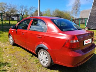 2008 Chevrolet Aveo I Рестайлинг, красный, 260000 рублей, вид 3