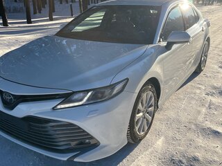 2018 Toyota Camry VIII (XV70), белый, 2350000 рублей, вид 2