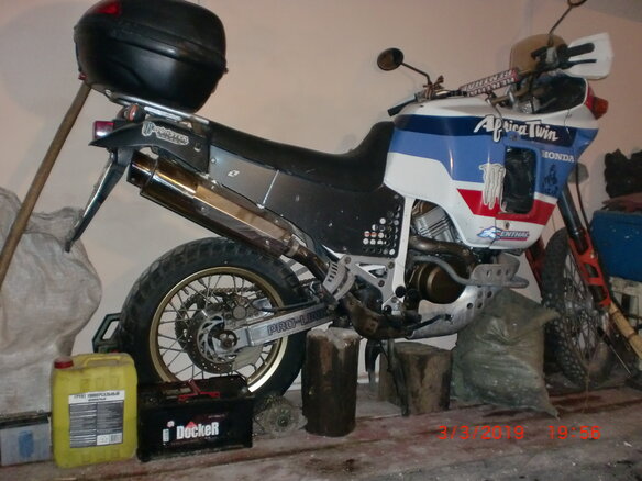 1990 Honda XRV 750 Africa Twin, белый, 300000 рублей - вид 4