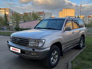 2004 Toyota Land Cruiser 100 Series Рестайлинг 1, серебристый, 1600000 рублей, вид 1