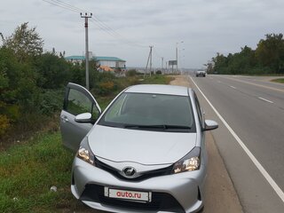 2014 Toyota Vitz III (XP130) Рестайлинг, серый, 1000000 рублей, вид 2