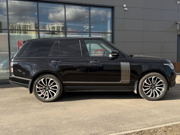 2013 Land Rover Range Rover IV, чёрный, 4000000 рублей - вид 3