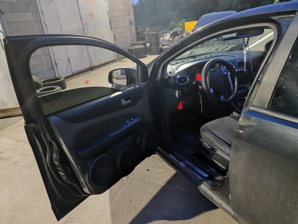 2008 Ford Focus II Рестайлинг, чёрный, 410000 рублей - вид 2