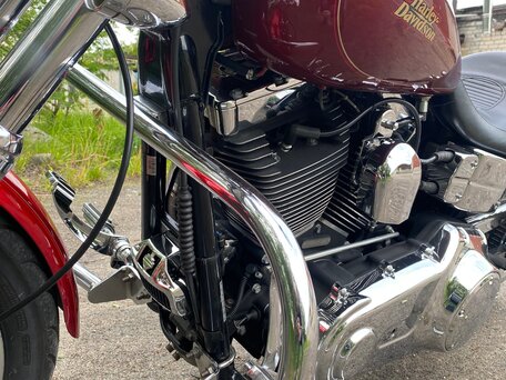 2008 Harley-Davidson Dyna Low Rider, пурпурный, 850000 рублей, вид 4