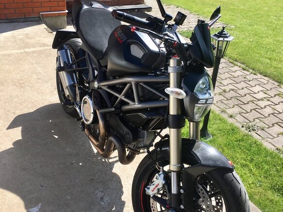 2011 Ducati Monster 1100, чёрный - вид 12