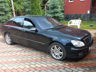2003 Mercedes-Benz S-Класс 500 5-speed IV (W220) Рестайлинг, чёрный, 2000000 рублей, вид 2