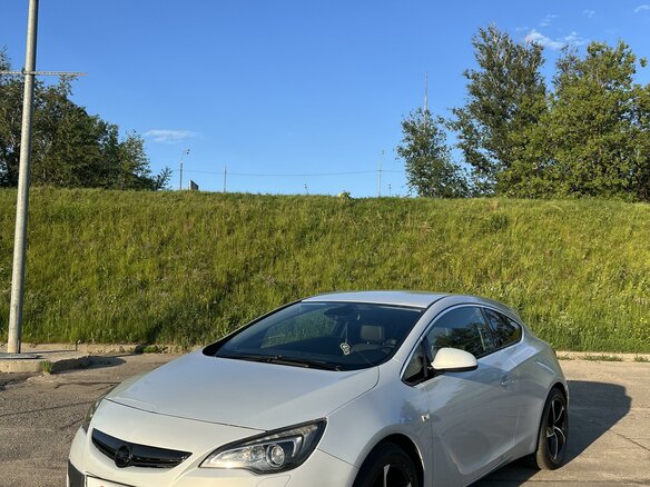 2012 Opel Astra GTC J Рестайлинг, белый, 750000 рублей - вид 27