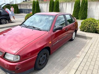 1996 SEAT Cordoba I, красный, 200000 рублей, вид 4