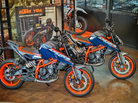 2026 KTM 390 Duke, синий, 699000 рублей, вид 3