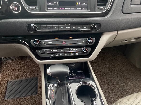 2019 Kia Carnival III, чёрный - вид 26