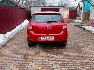 2015 Renault Sandero II, красный, 850000 рублей, вид 1