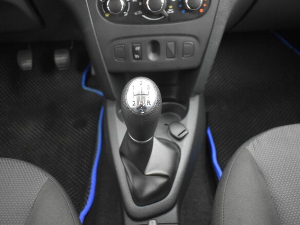 2017 Renault Sandero II, белый - вид 15