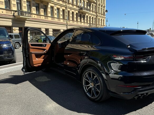 2021 Porsche Cayenne Coupé III, чёрный, 11900000 рублей - вид 6