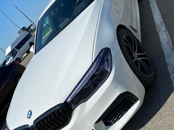 2019 BMW 5 серии 530i xDrive VII (G30/G31/G38), белый, 4000000 рублей - вид 5