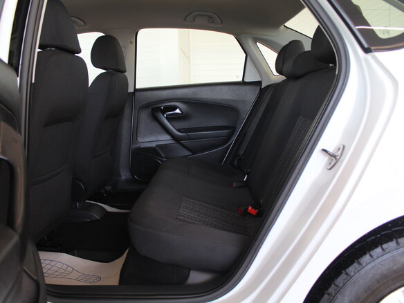 2015 Volkswagen Polo V, белый - вид 9