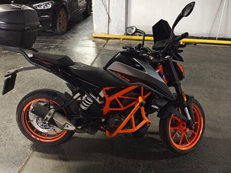 2021 KTM 390 Duke, серый, 585000 рублей, вид 1