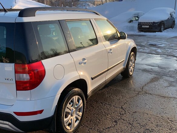 2016 Skoda Yeti I Рестайлинг, белый, 800000 рублей - вид 5