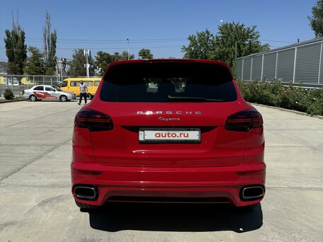 2015 Porsche Cayenne II Рестайлинг (958), красный, 3250000 рублей, вид 3