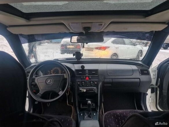 1999 Mercedes-Benz C-Класс 230 I (W202) Рестайлинг, белый, 500000 рублей - вид 8