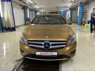 2013 Mercedes-Benz A-Класс 180 III (W176), бежевый, 1500000 рублей, вид 3