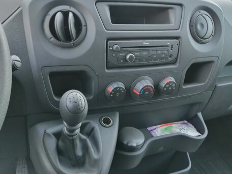 2013 Renault Master, белый, 4300000 рублей, вид 3