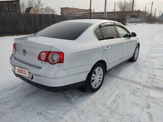 2010 Volkswagen Passat B6, серебристый, 990000 рублей, вид 4