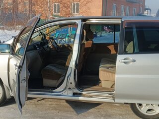 2001 Nissan Liberty, серый, 465000 рублей, вид 5