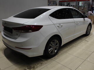 2016 Hyundai Elantra VI (AD), белый, 1350000 рублей, вид 4