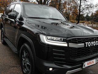2022 Toyota Land Cruiser 300 Series, чёрный, 12000000 рублей, вид 3