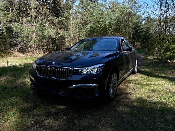 2017 BMW 7 серии Long 740Li VI (G11/G12), чёрный, 4400000 рублей - вид 2