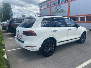 2010 Volkswagen Touareg II, белый, 1790000 рублей, вид 5
