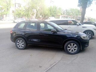 2015 Volkswagen Touareg II Рестайлинг, чёрный, 2399000 рублей, вид 4