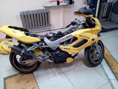 2000 Honda VTR 1000, жёлтый, 275000 рублей, вид 2