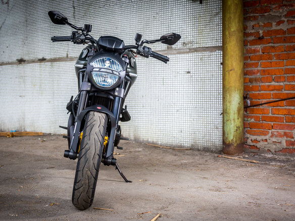 2013 Ducati Monster 1100, зелёный - вид 3