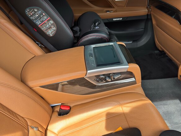 2017 BMW 7 серии Long 730Ld xDrive VI (G11/G12), чёрный, 3700000 рублей - вид 16