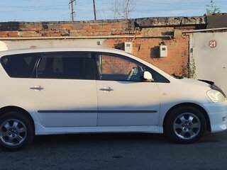 2002 Toyota Avensis Verso I, белый, 829990 рублей, вид 4