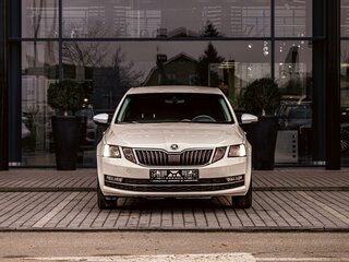 2019 Skoda Octavia III (A7) Рестайлинг, белый, 1625000 рублей, вид 2