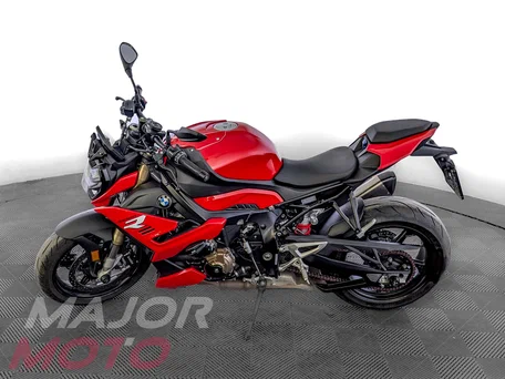 2022 BMW S 1000 R, красный, 1549000 рублей, вид 4
