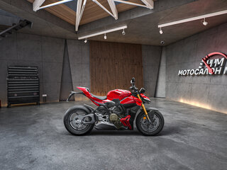 2026 Ducati Streetfighter V4, красный, 3400000 рублей, вид 3