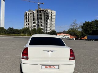 2005 Chrysler 300C I, белый, 700000 рублей, вид 5