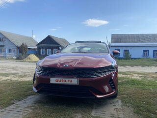 2020 Kia K5 III, красный, 2250000 рублей, вид 3
