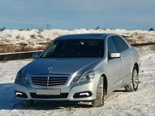 2009 Mercedes-Benz E-Класс 300 IV (W212, S212, C207), серебристый, 1420000 рублей, вид 1
