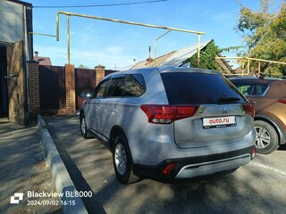 2020 Mitsubishi Outlander III Рестайлинг 3, серый, 2249000 рублей, вид 4