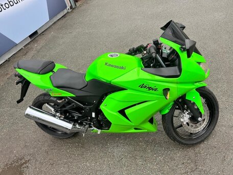 2008 Kawasaki Ninja 250R, зелёный, 370000 рублей, вид 1