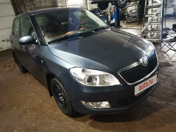 2011 Skoda Fabia II Рестайлинг, синий - вид 2