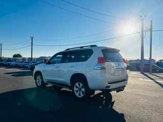 2013 Toyota Land Cruiser Prado 150 Series, белый, 2999000 рублей, вид 4