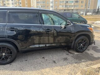 2014 Toyota Highlander III (XU50), чёрный, 2100000 рублей, вид 4